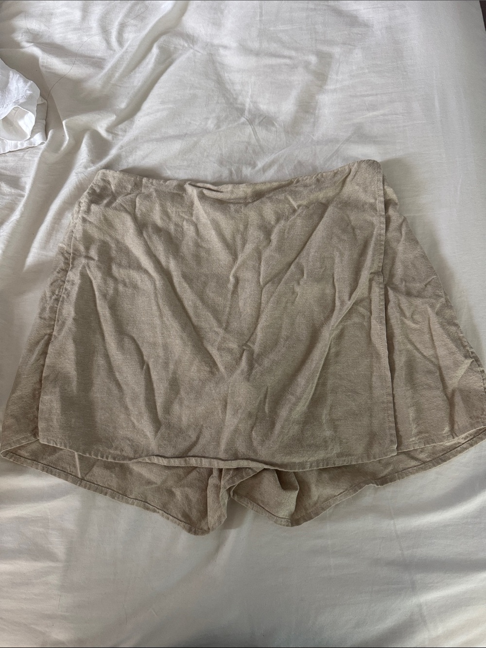 Beige linen skort